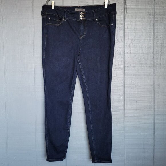 torrid Denim - Torrid Super Soft High-Rise Jegging ITEM#14873466. Size 18R